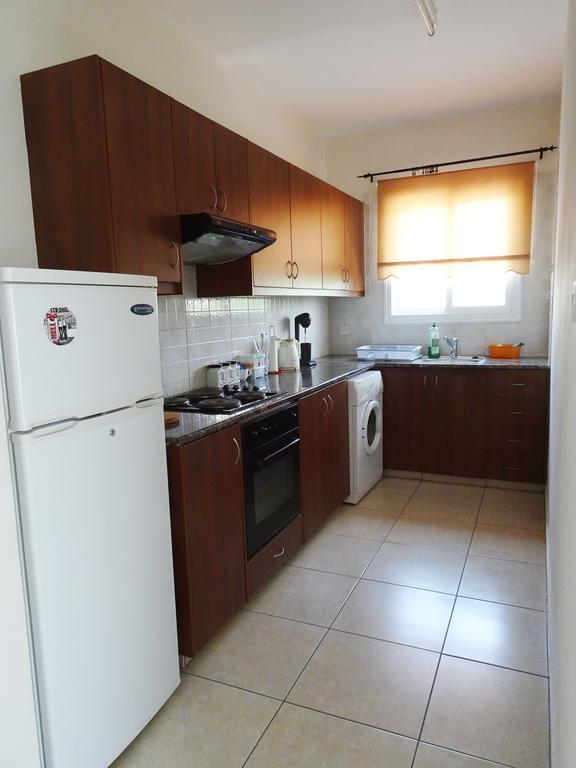 Melpo Court Geroskipou Exterior foto